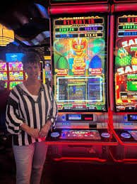 melodi669 platform interface showing live casino tables and sportsbook markets on mobile